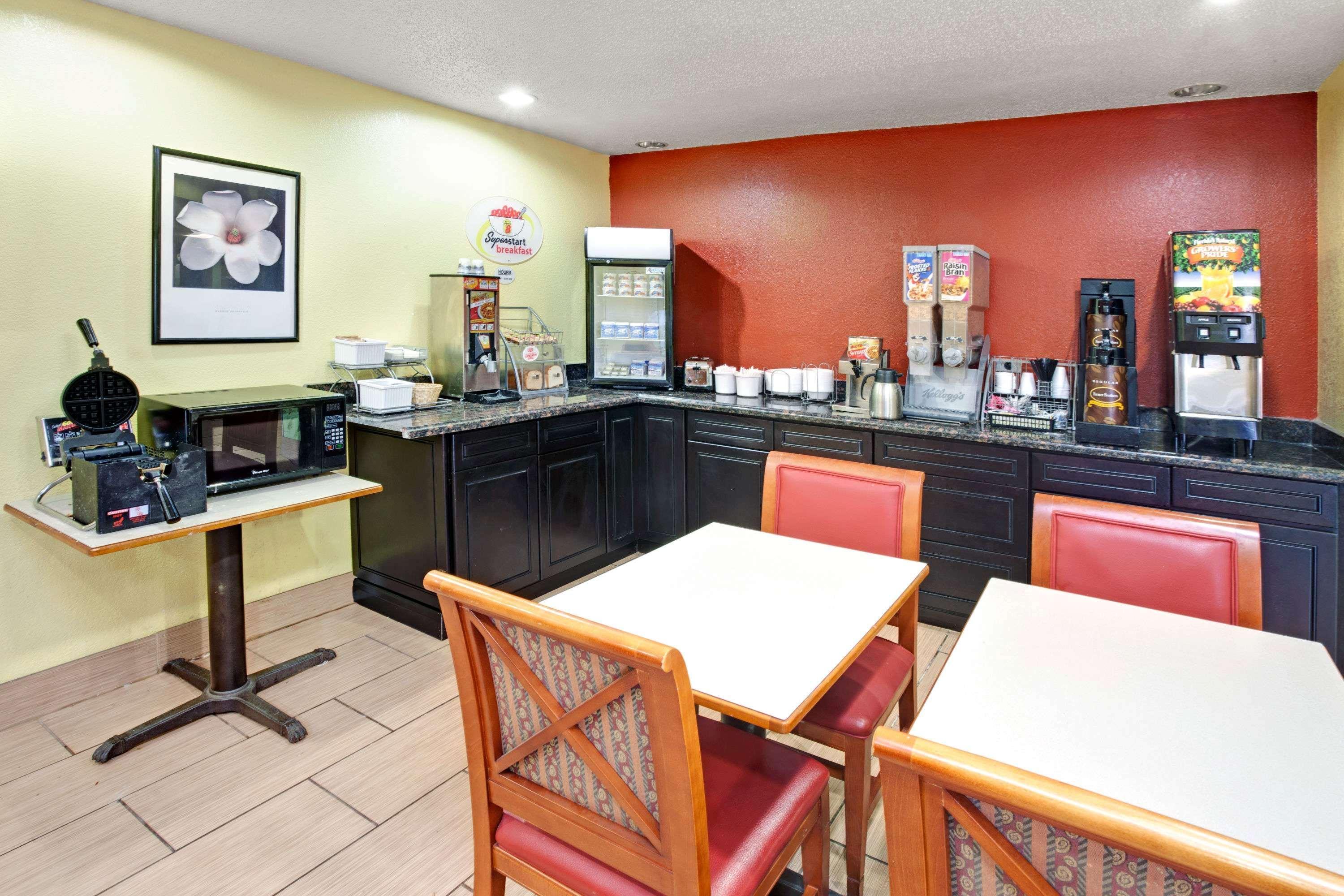 Super 8 By Wyndham Romeoville Bolingbrook Екстер'єр фото