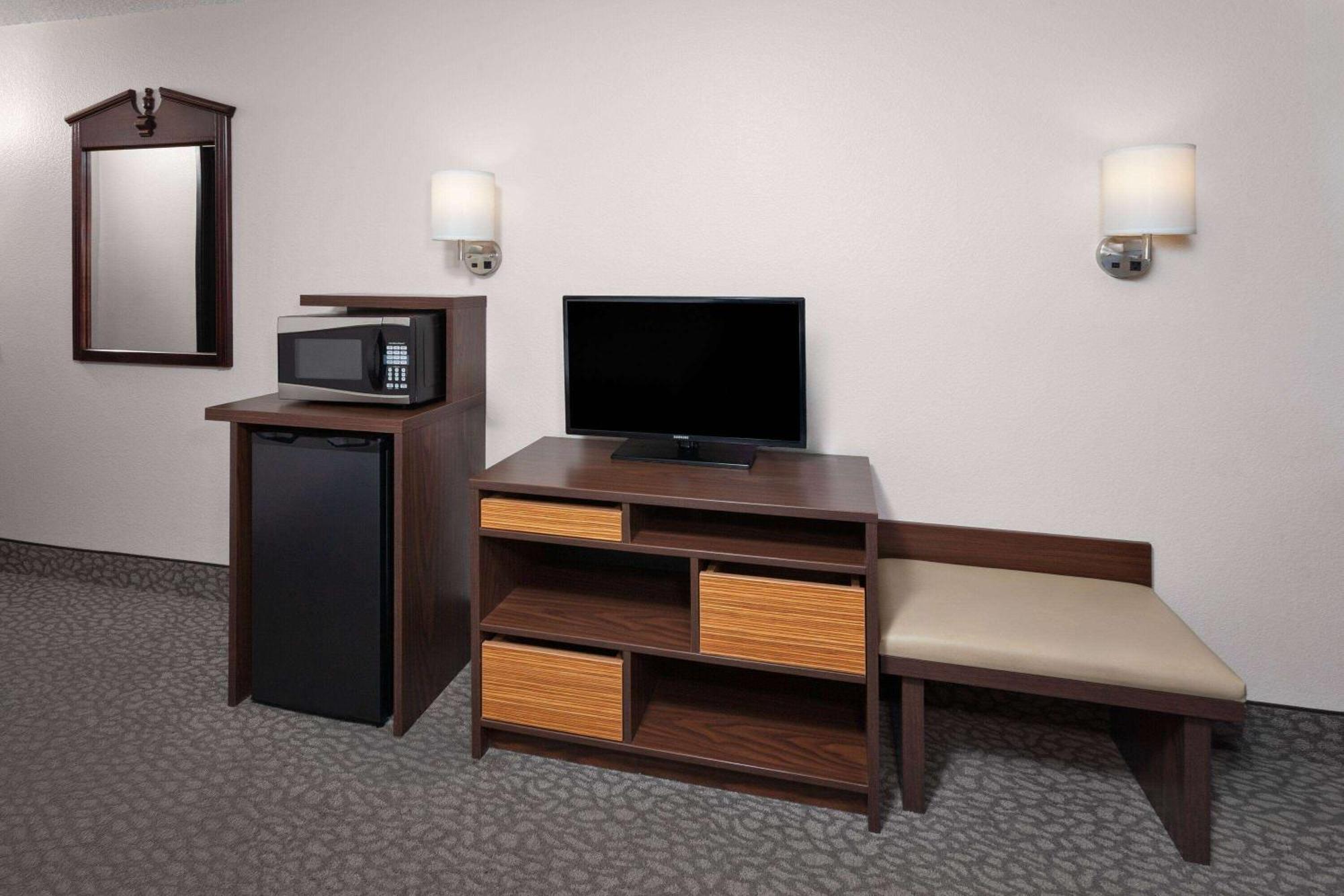 Super 8 By Wyndham Romeoville Bolingbrook Екстер'єр фото