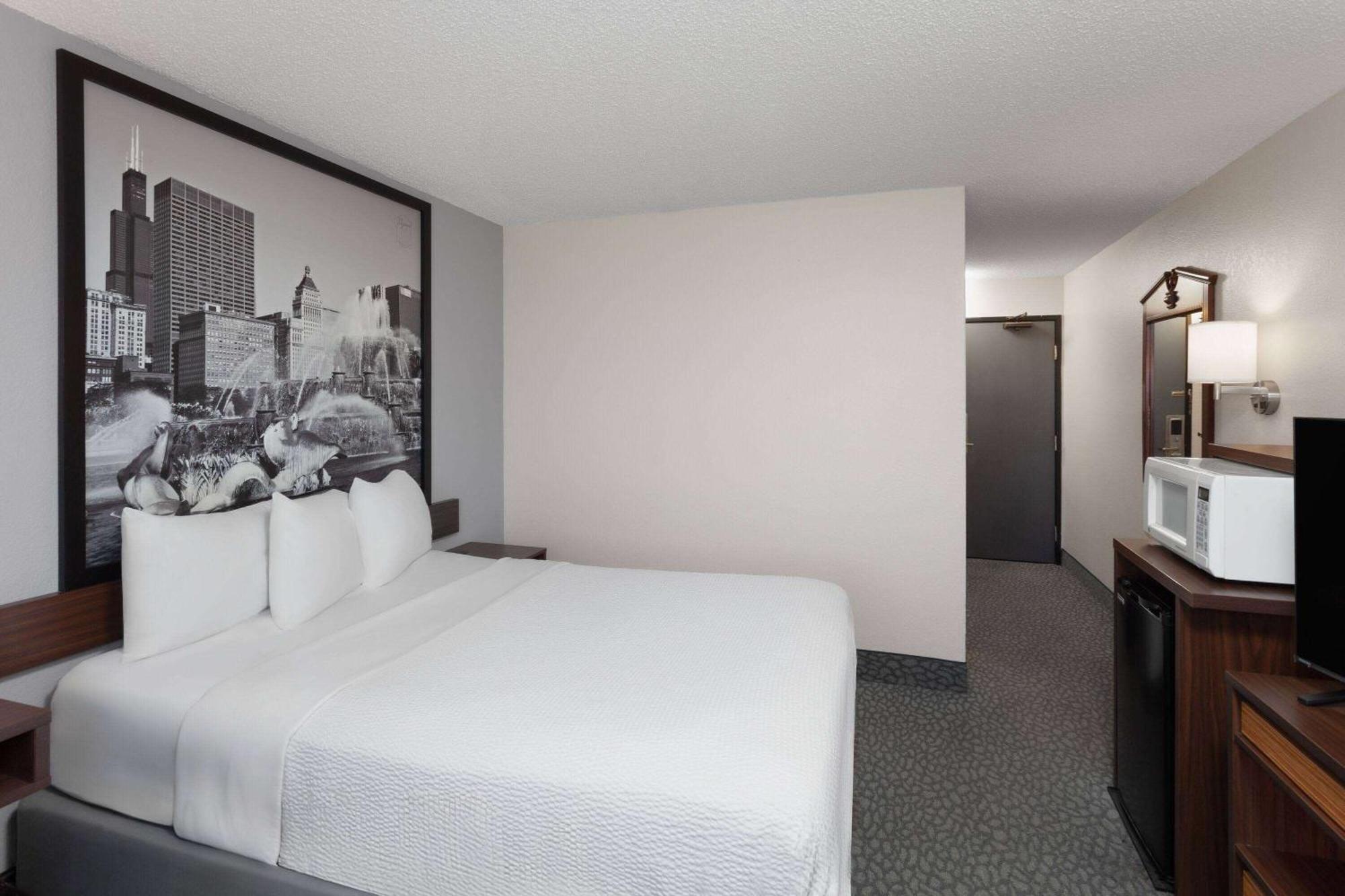 Super 8 By Wyndham Romeoville Bolingbrook Екстер'єр фото