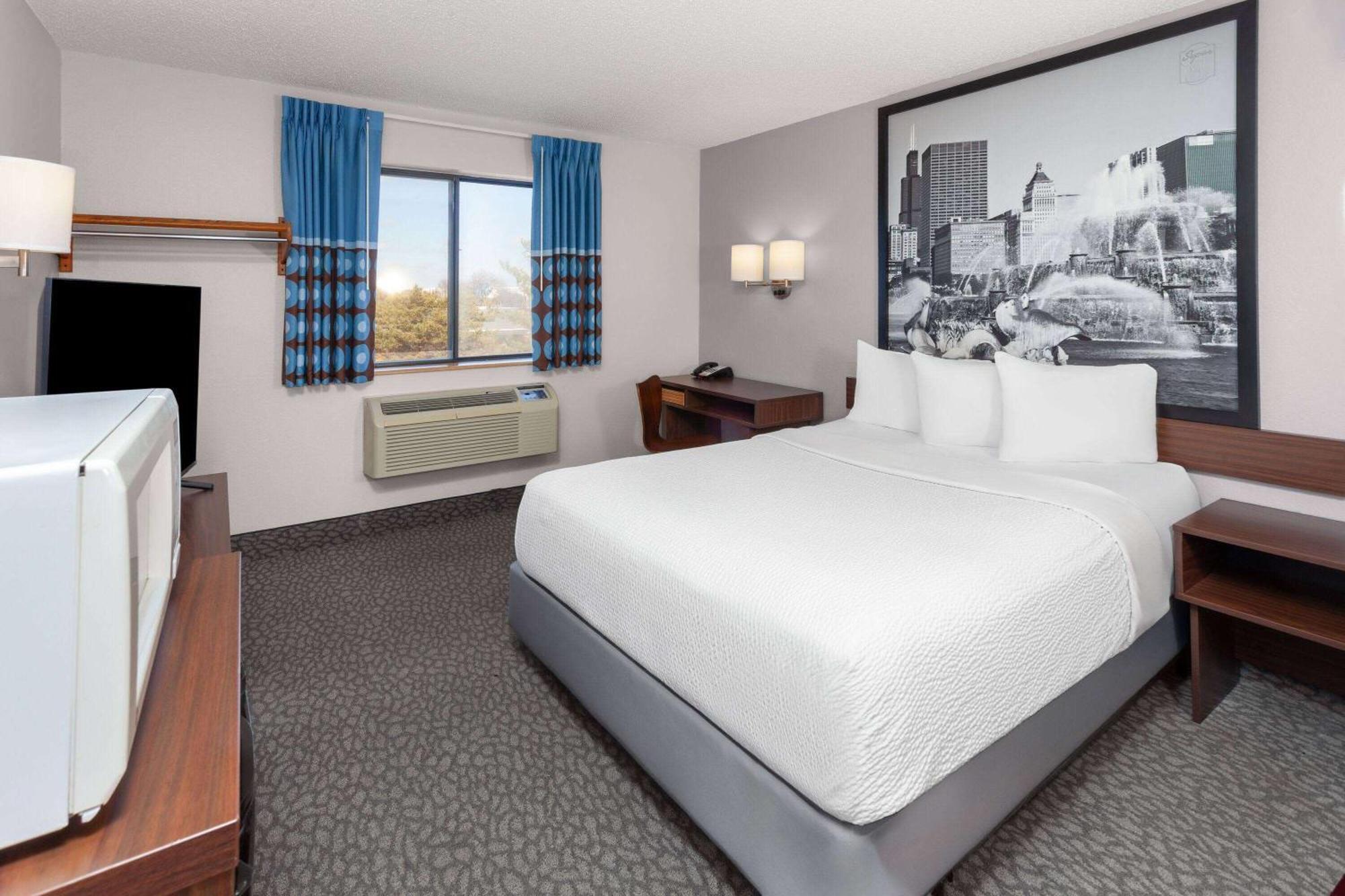 Super 8 By Wyndham Romeoville Bolingbrook Екстер'єр фото