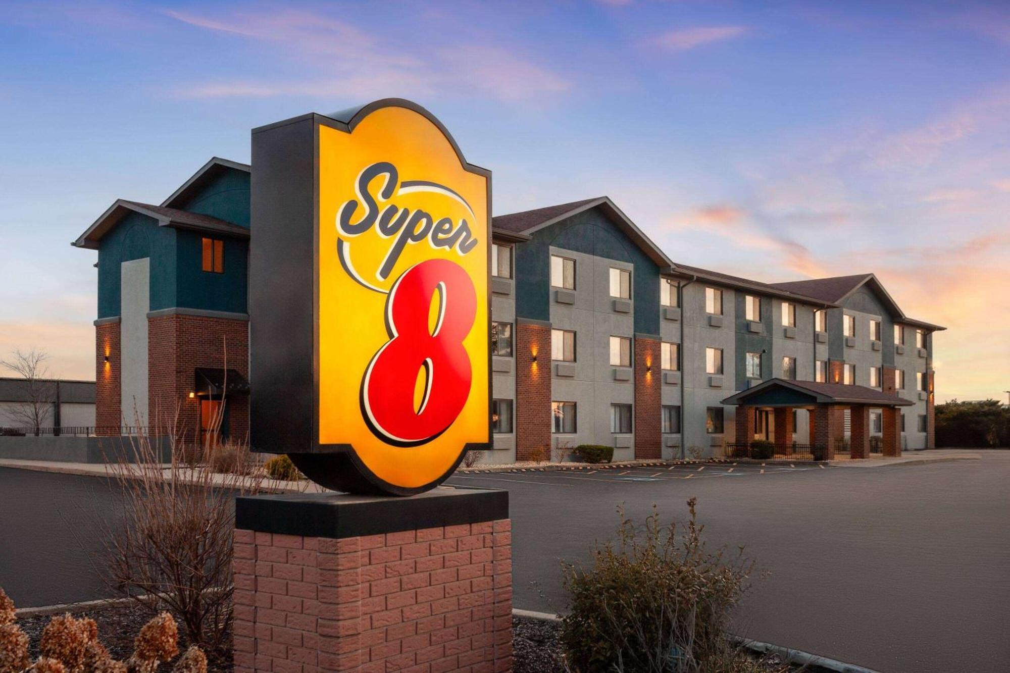 Super 8 By Wyndham Romeoville Bolingbrook Екстер'єр фото