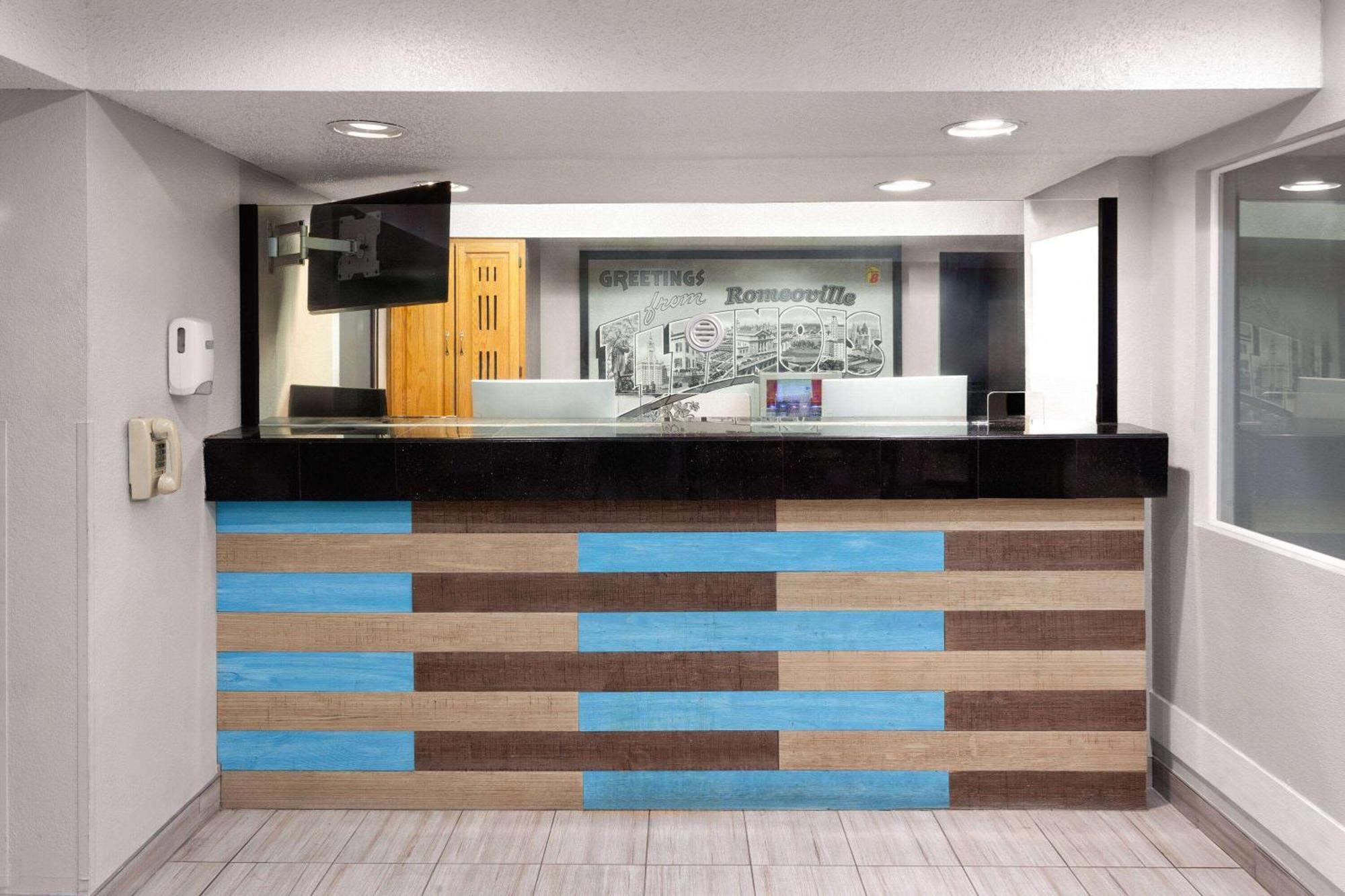 Super 8 By Wyndham Romeoville Bolingbrook Екстер'єр фото